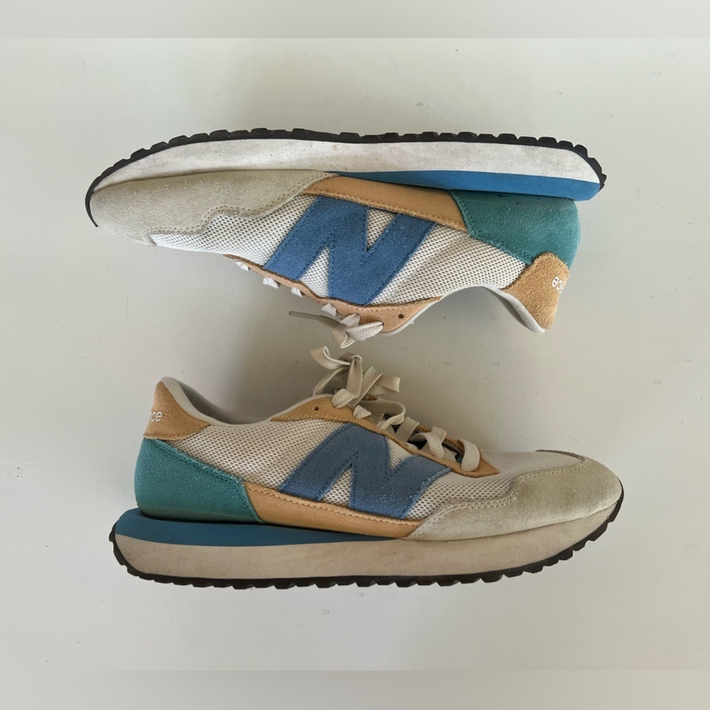 New Balance Women's 237 Sneaker with Peach/Blue/Cream colors, size 9 - Picture 5 of 11